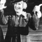 1  lady Gowrie thumbs up pic